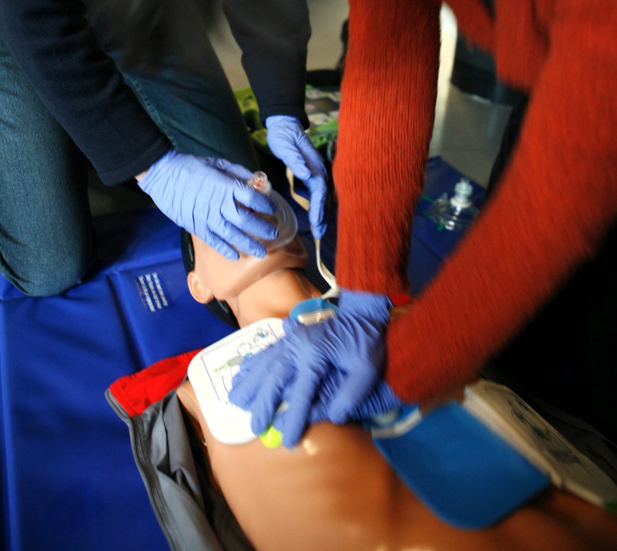 Emergency response training at a care institution